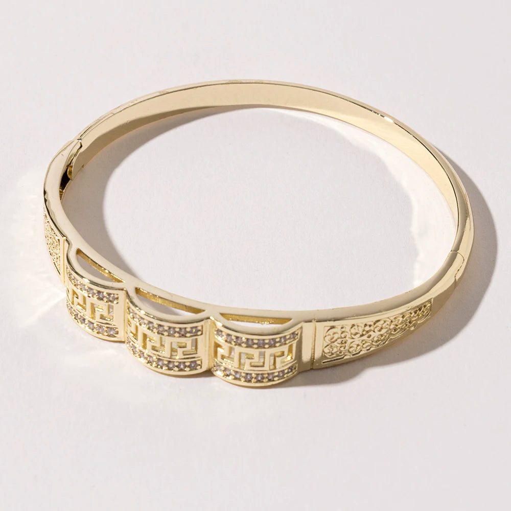 Gorgeous Gold Fashion Jewelry Set: Necklace, Bracelet, Ring & Earrings Combo For Women